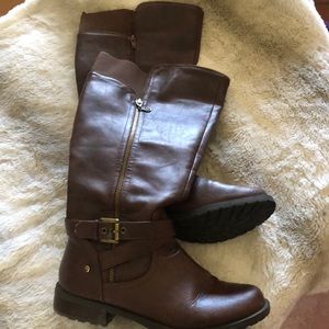 Brown boots